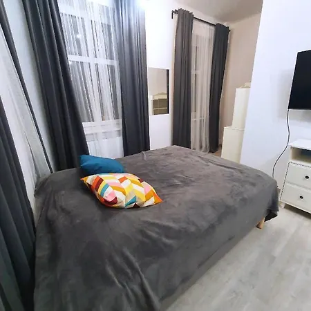 Glowna Apartment *